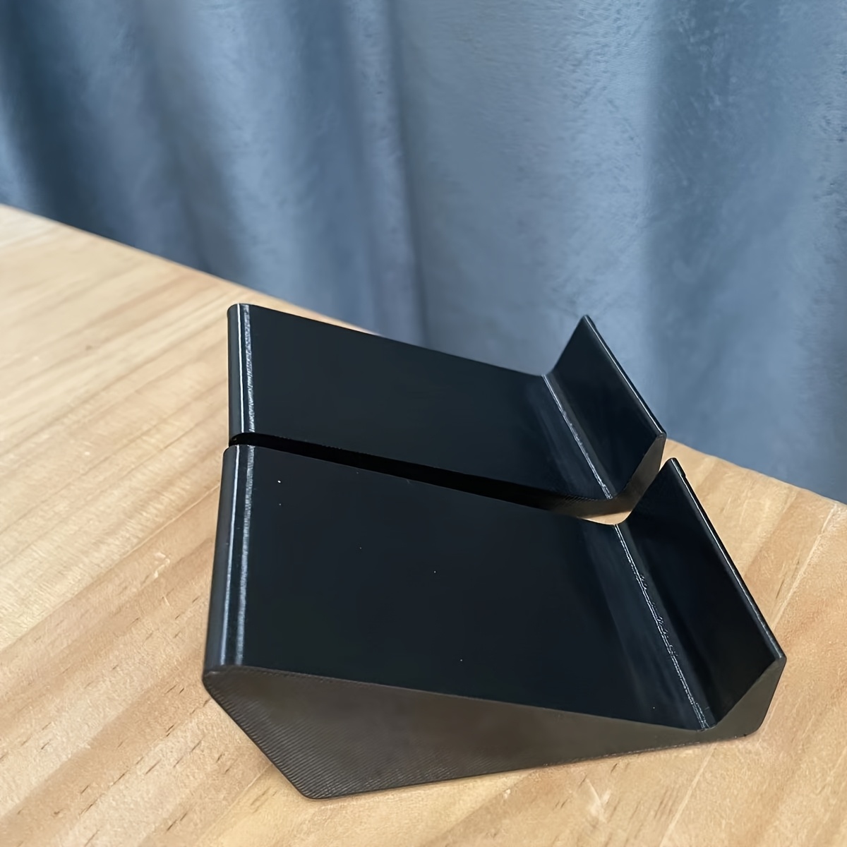 Uniwersalna, regulowana podsta – Desk Setup Pegboard recenzja i cena